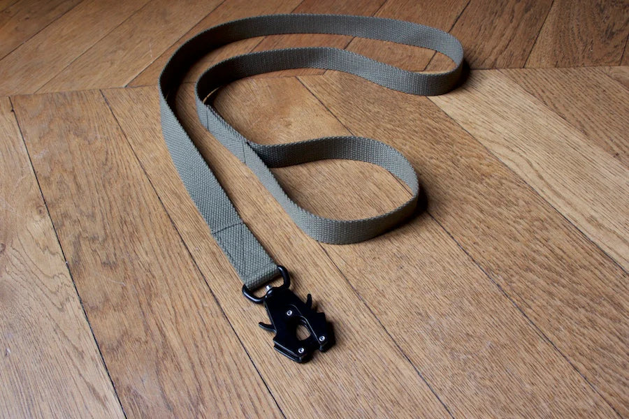 Hindquarters Khaki Lead